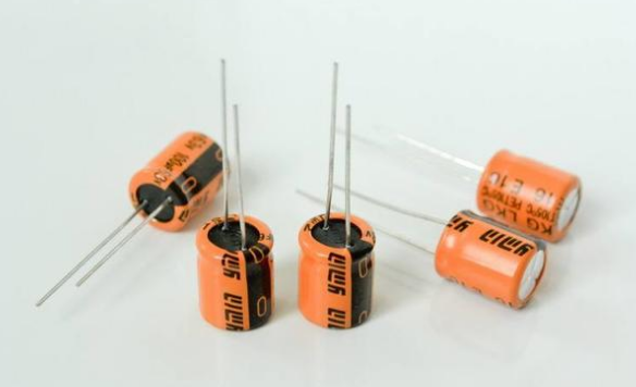 「NIPPON CHEMI-CON」電解電容極性接錯會爆炸,如何避免? 「NIPPON CHEMI-CON」電解電容極性接錯會爆炸,如何避免?